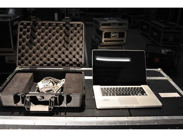 Apple - macbook pro 15 inch - laptop - afbeelding 1 van  1