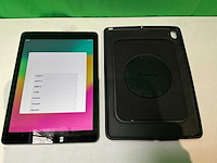 Apple a1954 6e generatie 32gb wifi en cellular tablet - afbeelding 1 van  3