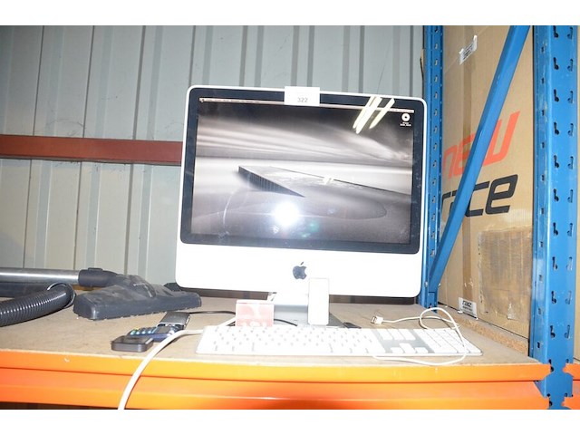 Apple i-mac 20 16b, 250gb met toetsenbord en toebehoren - afbeelding 1 van  7