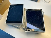 Apple ipad tablet (2x)