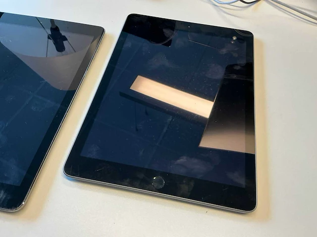 Apple ipad tablet - afbeelding 2 van  5