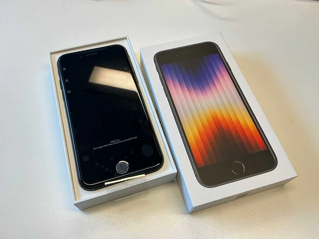 Apple iphone se smartphone - afbeelding 1 van  4