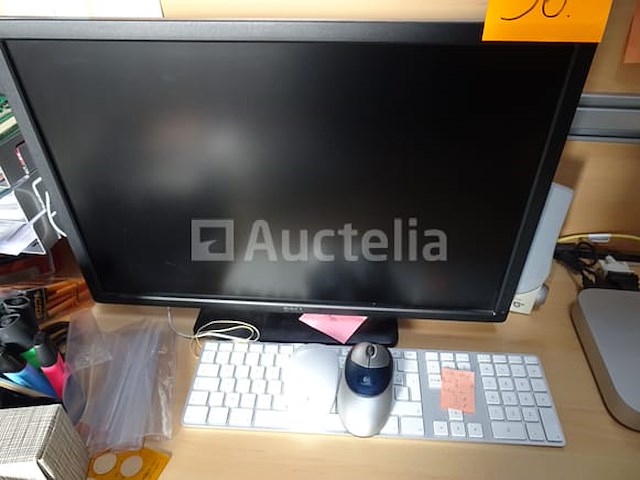 Apple mac mini computer en apple toetsenbord, dell display - afbeelding 2 van  2