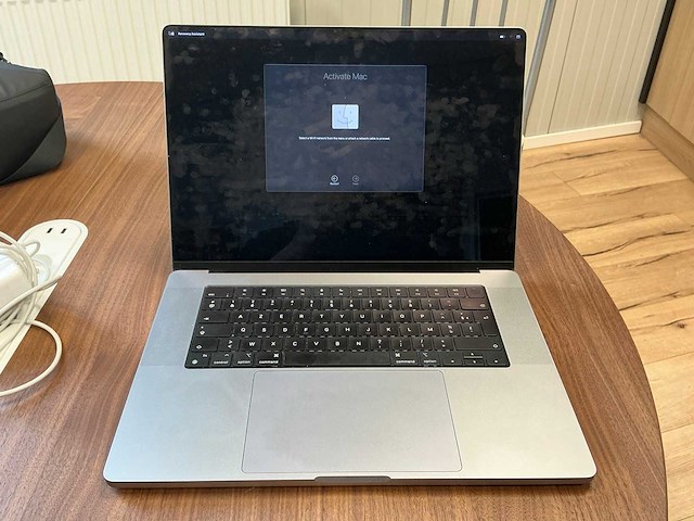 Apple macbook pro 16” laptop - afbeelding 1 van  4