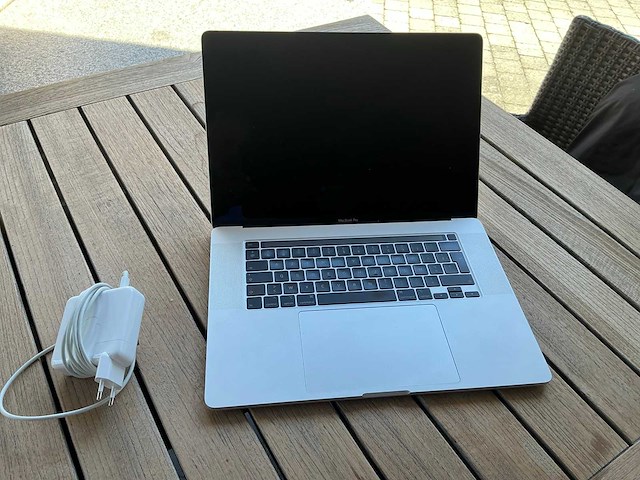 Apple macbook pro a2141 emc 3347 macbook pro 16” - afbeelding 1 van  4