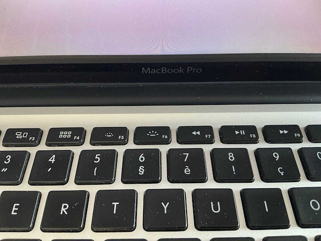 Apple macbook pro laptop - afbeelding 2 van  5