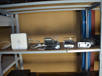 Apple mini mac 1.83, 3 smartphones, compact camera hp e337, compact camera sony cybershot, 2 speelgoed auto