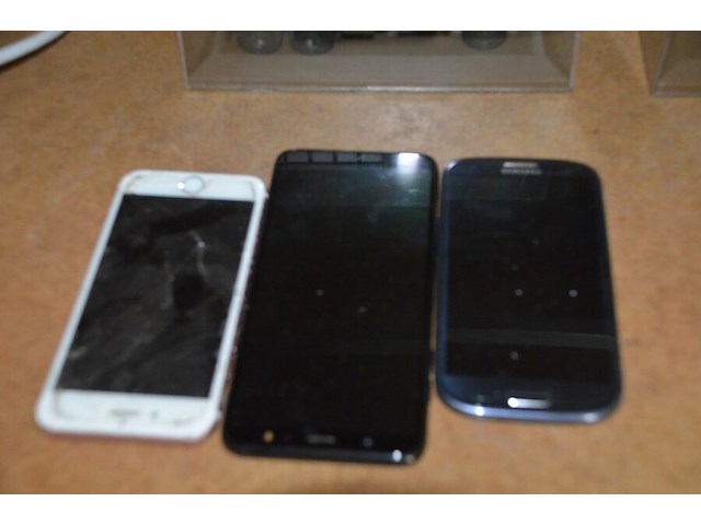 Apple mini mac 1.83, 3 smartphones, compact camera hp e337, compact camera sony cybershot, 2 speelgoed auto - afbeelding 6 van  8