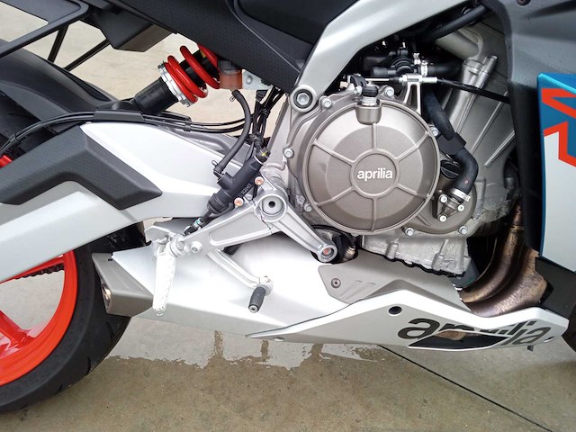 Aprilia - rs 660 - motorfiets - afbeelding 14 van  14