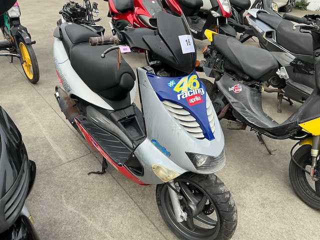 Aprilia 46 racing scooter - afbeelding 3 van  8