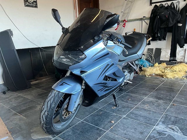 Aprilia futura moto - afbeelding 1 van  23