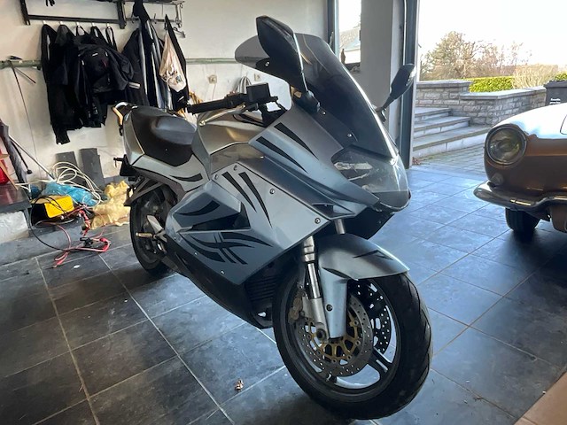 Aprilia futura moto - afbeelding 21 van  23