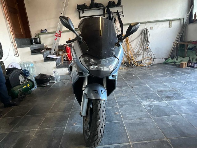 Aprilia futura moto - afbeelding 22 van  23