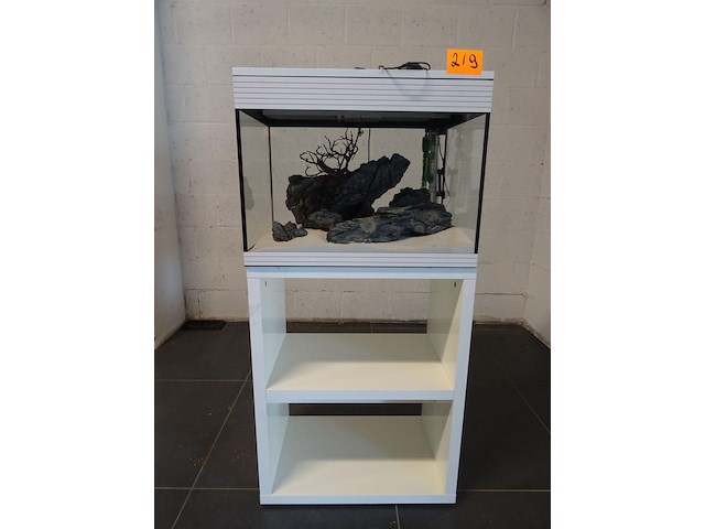 Aquarium askoll op houten meubel - afbeelding 1 van  4