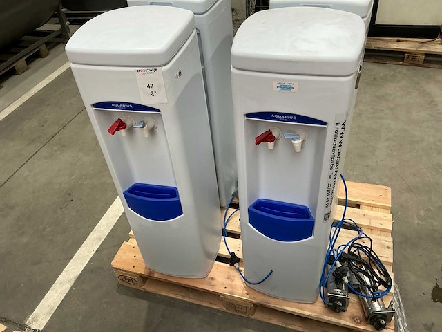 Aquarius waterdispenser (2x) - afbeelding 1 van  4