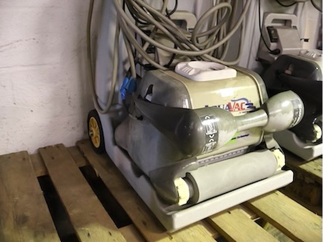 Aquavac zwembad robot - afbeelding 3 van  6