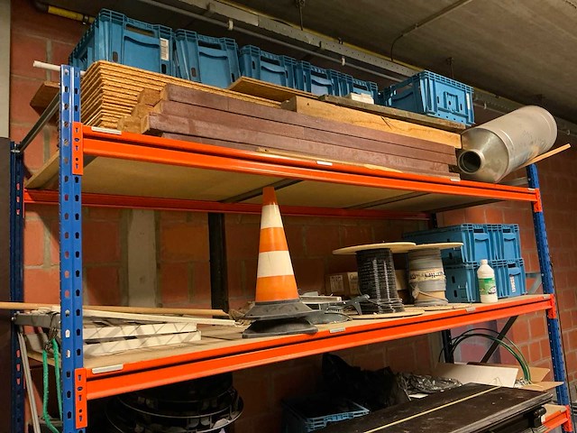 Ar magazijnstelling met inhoud - afbeelding 1 van  6