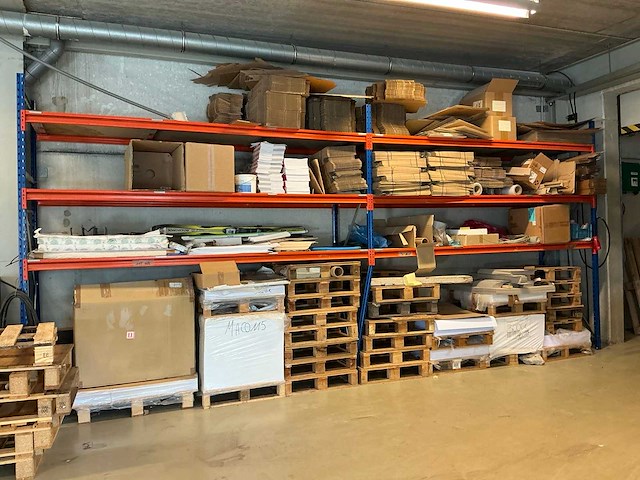 Ar magazijnstelling met inhoud - afbeelding 1 van  11