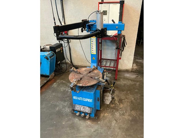 Arch auto equipment aae-c120 banden de-en montageapparaat - afbeelding 2 van  8