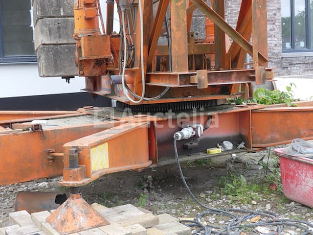 Arcomet t24 zelfoprichtende kraan - afbeelding 3 van  13