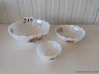 Arcopal kommen. 3 stuks - afbeelding 1 van  3