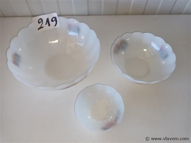 Arcopal kommen. 3 stuks - afbeelding 2 van  3