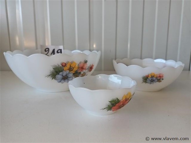 Arcopal kommen. 3 stuks - afbeelding 3 van  3