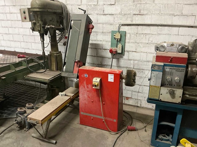 Arena bandschuurmachine en polijstmachine - afbeelding 1 van  7