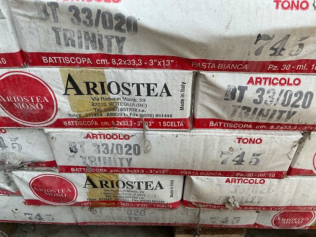 Ariostea mono pasta bianca 8,2 x 33,3 tegelrand - tegelstrip - plint - vloertegel (1500x) - afbeelding 4 van  4