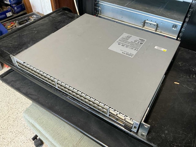 Arista dcs-7050sx-72q wifi, router & switch - afbeelding 1 van  5