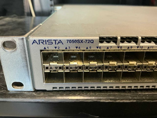 Arista dcs-7050sx-72q wifi, router & switch - afbeelding 3 van  5
