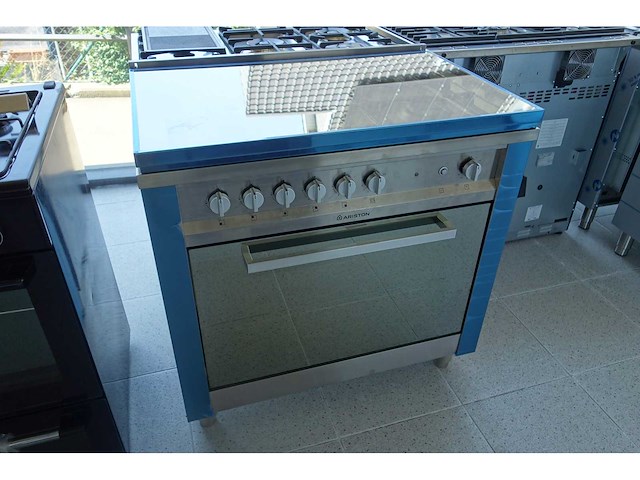 Ariston - cp057gt-s - fornuis - afbeelding 1 van  2