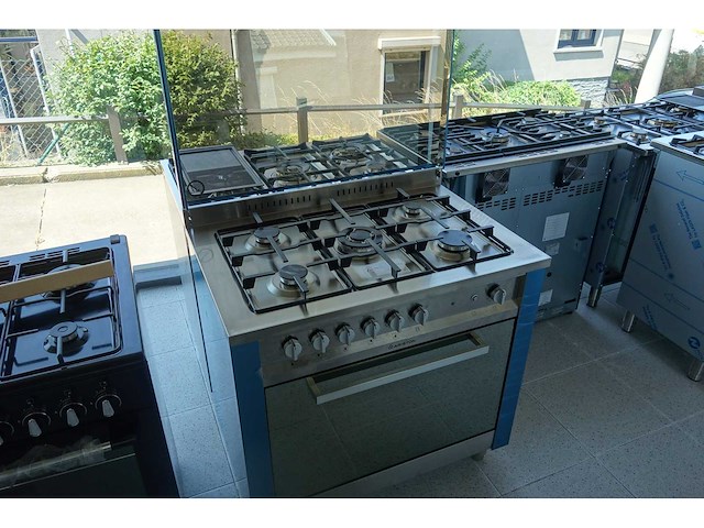Ariston - cp057gt-s - fornuis - afbeelding 3 van  4