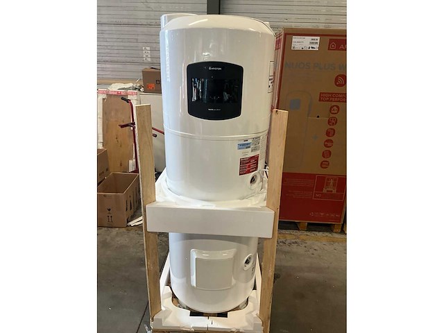 Ariston nuos plus wi-fi 200 cod.3069775 warmtepompboiler - afbeelding 1 van  6