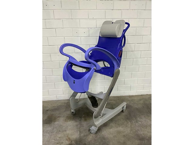 Arjo - carendo - elektrische douchestoel toiletstoel - afbeelding 3 van  5