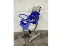 Arjo - carendo - elektrische douchestoel toiletstoel - afbeelding 3 van  5