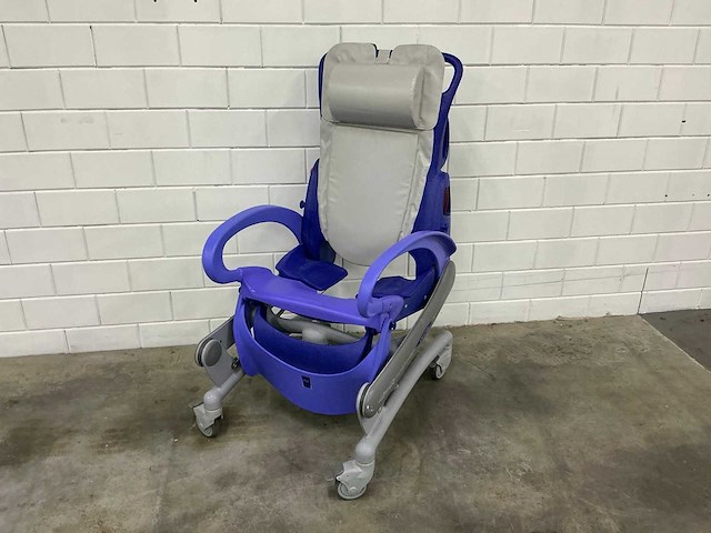Arjo - carendo - elektrische douchestoel toiletstoel - afbeelding 1 van  5