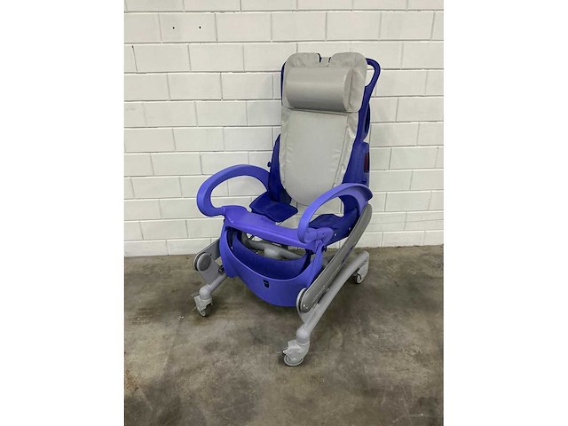 Arjo - carendo - elektrische douchestoel toiletstoel - afbeelding 2 van  5