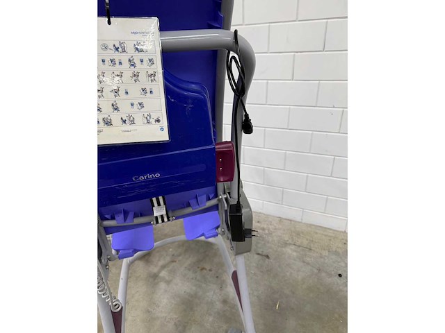 Arjo - carino - elektrische douchestoel toiletstoel - afbeelding 4 van  5