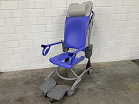 Arjo - carino - elektrische douchestoel toiletstoel - afbeelding 1 van  4