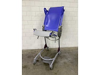 Arjo - carino - elektrische douchestoel toiletstoel - afbeelding 3 van  5