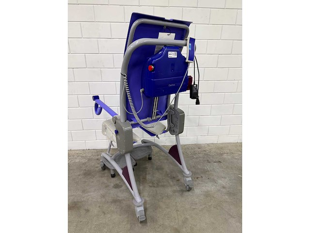 Arjo - carino - elektrische douchestoel toiletstoel - afbeelding 4 van  5