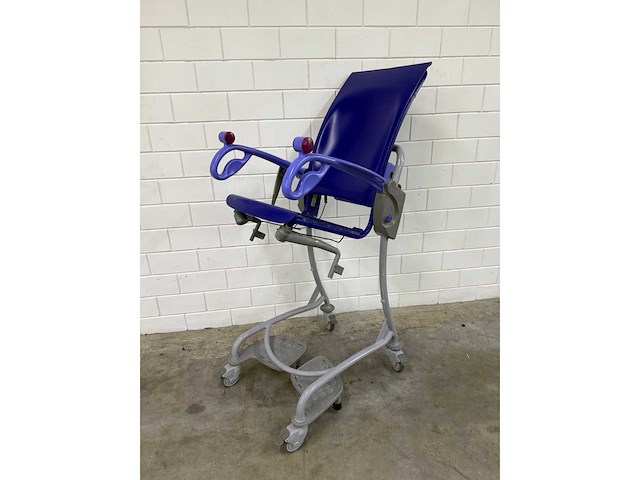 Arjo - carino - elektrische douchestoel toiletstoel - afbeelding 4 van  5