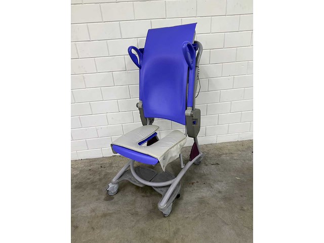 Arjo - carino - elektrische douchestoel toiletstoel - afbeelding 2 van  5