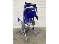 Arjo - carino - elektrische douchestoel toiletstoel - afbeelding 4 van  5