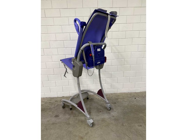 Arjo - carino - elektrische douchestoel toiletstoel - afbeelding 3 van  5