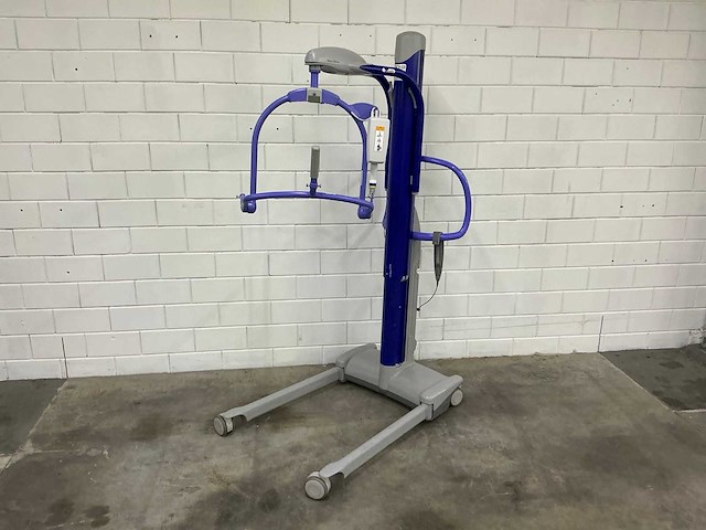 Arjo - maxi move - passieve tillift - afbeelding 2 van  7