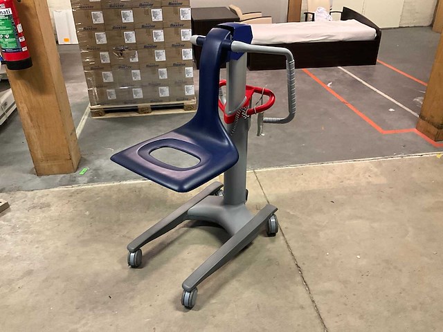 Arjo cdb80xx badlift - afbeelding 1 van  8