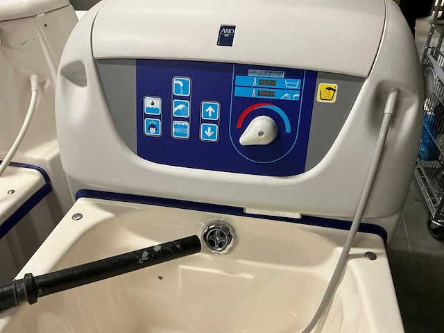 Arjo hoog/laag ziekenhuisbad - afbeelding 4 van  4