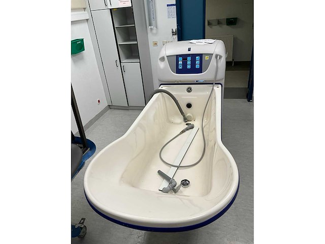 Arjo hydrotherapiebad - afbeelding 2 van  8